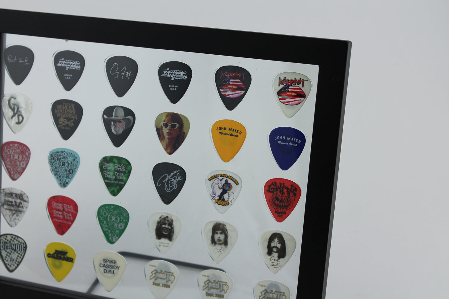 8" x 10" Horizontal Guitar Pick Display Frame - Clear - HOLDS 30 PICKS